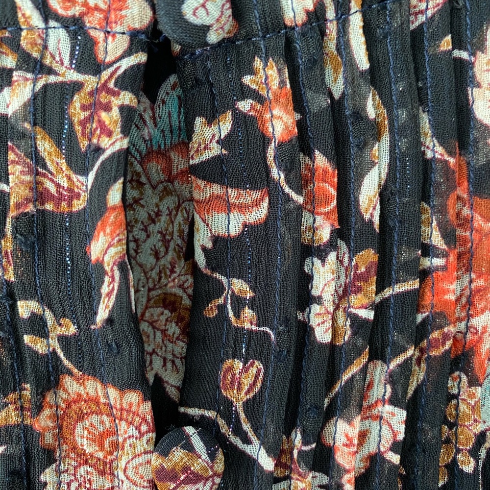 Express Ruffled Floral Top🌼🌺 - Picture 12 of 13